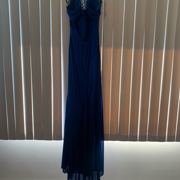 Beautiful blue gown - Picture 4 of 5